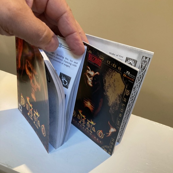 New DIABLO BATTLE CHEST Video Game of The Year. Includes Everything In Photos - Picture 14 of 16